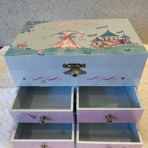Musical jewelry box, fairy princess